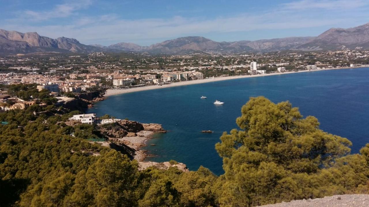 Bright Sunny Albir Beach Apartment El Albir Екстериор снимка